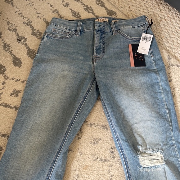 Jen 7 Jeans - Picture 2 of 7